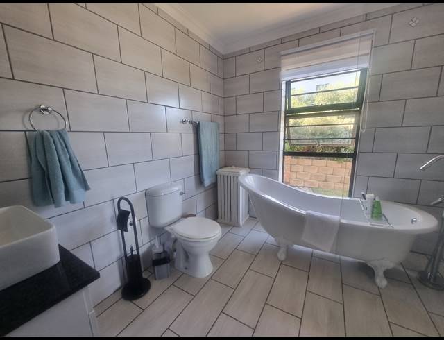3 BEDROOM FREEHOLD FOR SALE IN DANA BAY